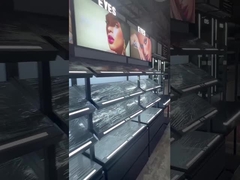 Espositori cosmetici su misura con il logo e la progettazione